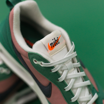 Sports shoes